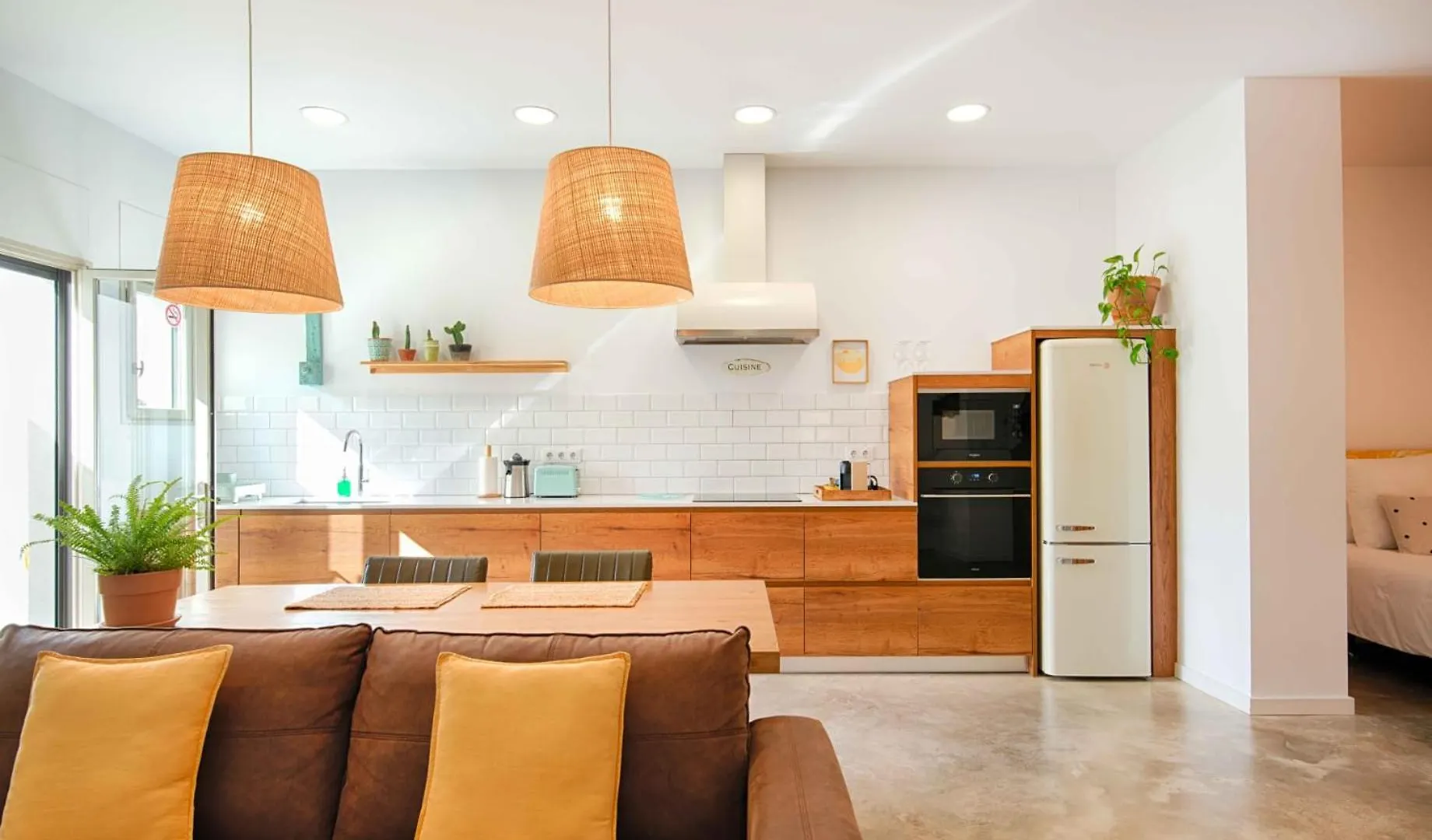Loft Con Piscina Climatizada De Agua Salada Y Parking En El Centro De Figueres Apartment 0*, Figueres (Girona) Spain